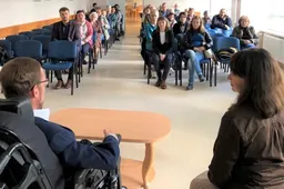 Parlamentarą J. Džiugelį alytiškiai apipylė klausimais