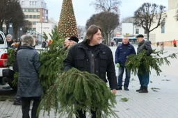 Alytiškiai parsinešė Kalėdų į namus