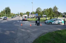 Susidūrė automobilis ir motoroleris, sužalotas jo keleivis – ligoninėje
