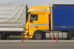 Finansinių nusikaltimų tyrimo tarnyba: Alytaus logistikos įmonė slėpė pajamas, savinosi lėšas