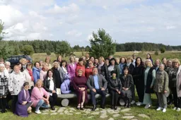 Poezija skambėjo Onės Baliukonės sodelyje, atvyko ir Sigutė Ach