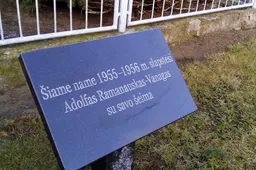 Kai kurie žymūs alytiškiai įamžinti atminimo lentomis