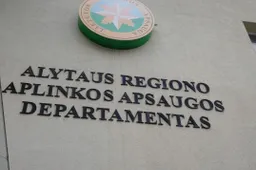 Aplinkosaugos pareigūnas buvo užpultas mėgindamas gesinti deginamas atliekas