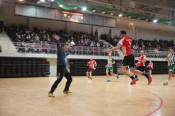 Varsiečiai metė iššūkį Lietuvos rankinio pirmenybių lyderiams ir juos nugalėjo