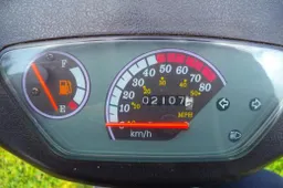 Motorolerį „važnyčiojo“ girtas