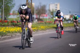 Ieškomi dviratininkės ir žiūrovo susidūrimo varžybose liudininkai