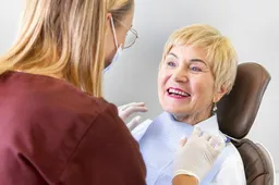 Išimami dantų protezai nemokamai: kam priklauso ir kaip gauti finansavimą?