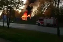Liepsnojo likviduojamos bendrijos garažas