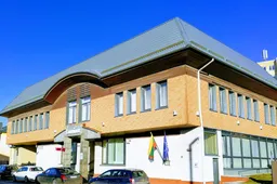 Prie banko – sumušta, pakeliui į darbą – apiplėšta