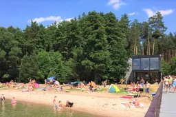 Maudynėms rinkimės gerai žinomą paplūdimį, vandenyje elkimės saugiai!