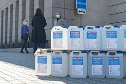 Daugiabučių valdytojams – nemokamas skystis ir prašymas dezinfekuoti namus