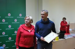 Pirmasis nusipelniusio Lietuvos kraujo donoro vardas Alytuje suteiktas pareigūnui