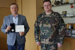 Merui įteiktas šaulių  apdovanojimas