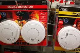 Gyventojams nemokamai išdalinti šimtai detektorių