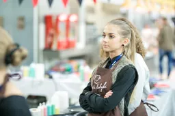 Už mokslo pasiekimus apdovanota alytiškė savo ateitį nori kurti Lietuvoje