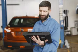 Kaip veikia auto diagnostikos įranga ir kodėl ji svarbi šiuolaikiniams mechanikams?