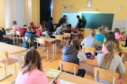 Nuo rugsėjo 1-osios mokinio krepšelį keis klasės krepšelis, o mokytojai  gaus ir „medaus“