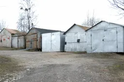 Kalniškės g. garažų savininkų dėmesiui – atlaisvinkite teritoriją