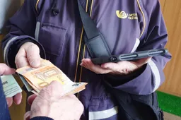 Alytaus paštininkai automobilių negaus, galės važiuoti elektriniu dviračiu