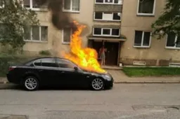 Alytaus mieste degė BMW