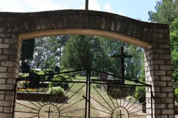 Paminklui kapinėse reikia leidimo