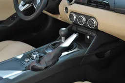 Kokį automobilį pirkti – naują ar seną?