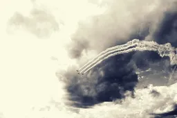 Akrobatinių skrydžių grupė ANBO: ką lakūnai kalba ore