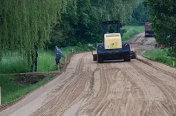 Vasaros darbai rajone: kuriama poilsio zona, tvarkomas aerodromas, krioklys, atnaujinami seniūnijos ir gimnazijos pastatai