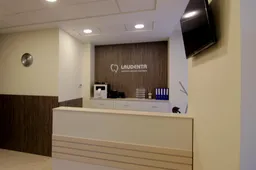 Konsultacija dėl dantų implantavimo ir protezavimo Alytaus „Laudentoje“ – nemokama