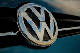 Pervežimų bendrovė savo automobilį rado išmontuotu salonu