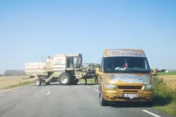 Į eismo įvykį pateko muzikos grupės „Vairas“ naudotas mikroautobusas