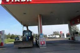 Kokia degalų kaina būtų Lietuvoje, jei nafta atpigtų iki ... nulio?