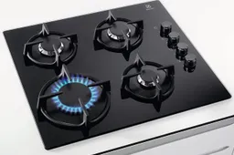 Iš sunkvežimio dingo krovinys su kaitlentėmis