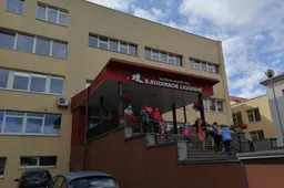 Alytiškis susižalojo nustumtas nuo naktinio baro laiptų