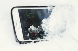 Kaip padidinti telefono tarnavimo laiką šalčių metu?