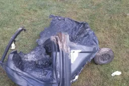 Prašo į konteinerius nepilti liepsnojančių pelenų