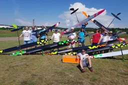 Alytaus aerodrome varžėsi aviamodelių pilotai, liepą kovos sklandytojai