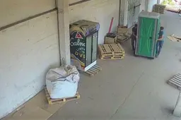 Ieškomi biotualeto Pramonės rajone vagys