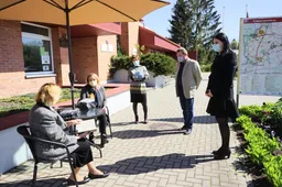 Bibliotekos persikėlė po skėčiais