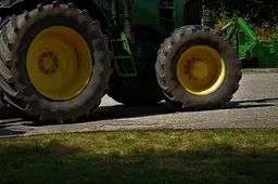 Vagis domina žemės ūkio technika