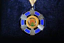 Paaiškėjo, kam gali būti įteiktos rajono garbės piliečio regalijos