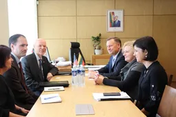 JAV ambasadorius domėjosi Kurnėnais ir gaisru