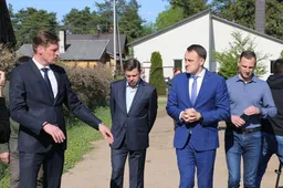 Vietoje medelyno  gali atsirasti komerciniai objektai