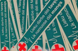 Daugiau nei 1 tūkst. medikų automobilius pasižymėjo specialiu ženklu