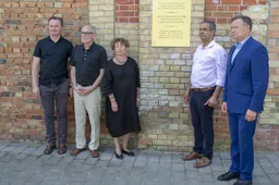 Ant Simno sinagogos – memorialinė lenta miestelio žydų atminimui