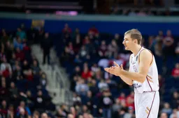 Kaltinimai dėl lažybų: garsaus alytiškio krepšininko karjerai iškilo grėsmė