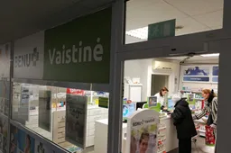 Iš vaistinių šluoja ne tik išpopuliarėjusį skystį