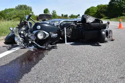 Ieškomi asmenys, matę, kaip „Toyota“ automobilis nukirto „Yamaha“ motociklą