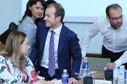 Istoriniame Alytaus miesto tarybos posėdyje išrinkti nauji seni vicemerai V. Gibienė ir T. Tamulevičius