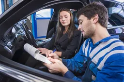 Su kokiu automobilių remontu susiduriame dažniausiai?